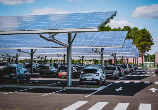 Ombrière sur un parking de privé de 300 places